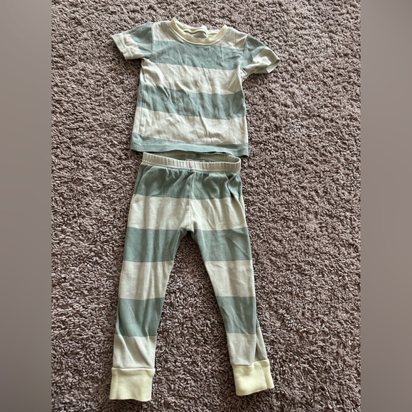 Preloved Carter's Sage and Cream Striped Pajama Set - Picture 1 of 3